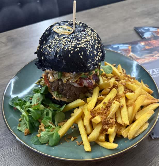 Špeciál hovädzí burger
