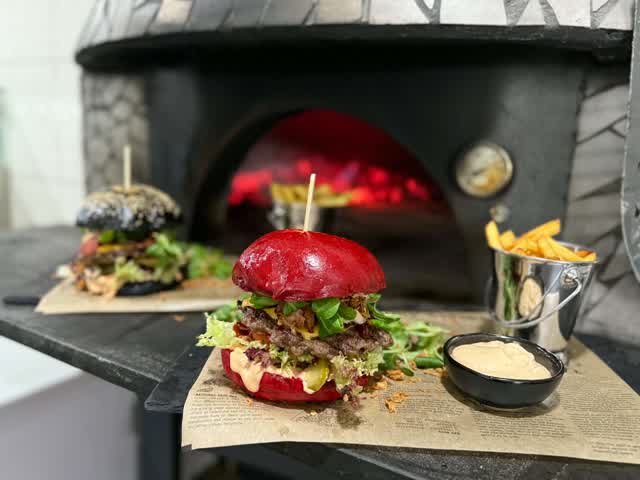 Burgery pred pecou - Pizzeria Tominno