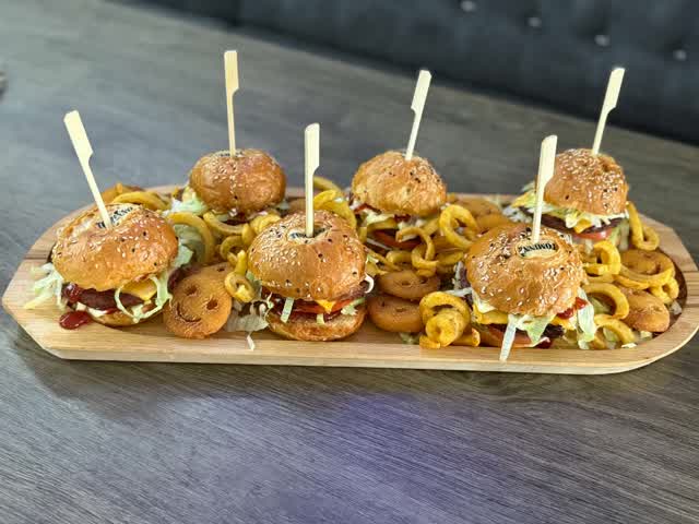Mini burgery - Pizzeria Tominno
