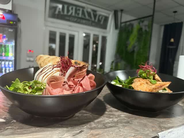 Šaláty - Pizzeria Tominno